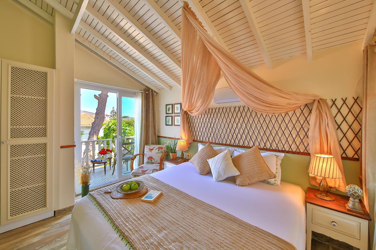 Palas Ilica Cesme Exterior photo