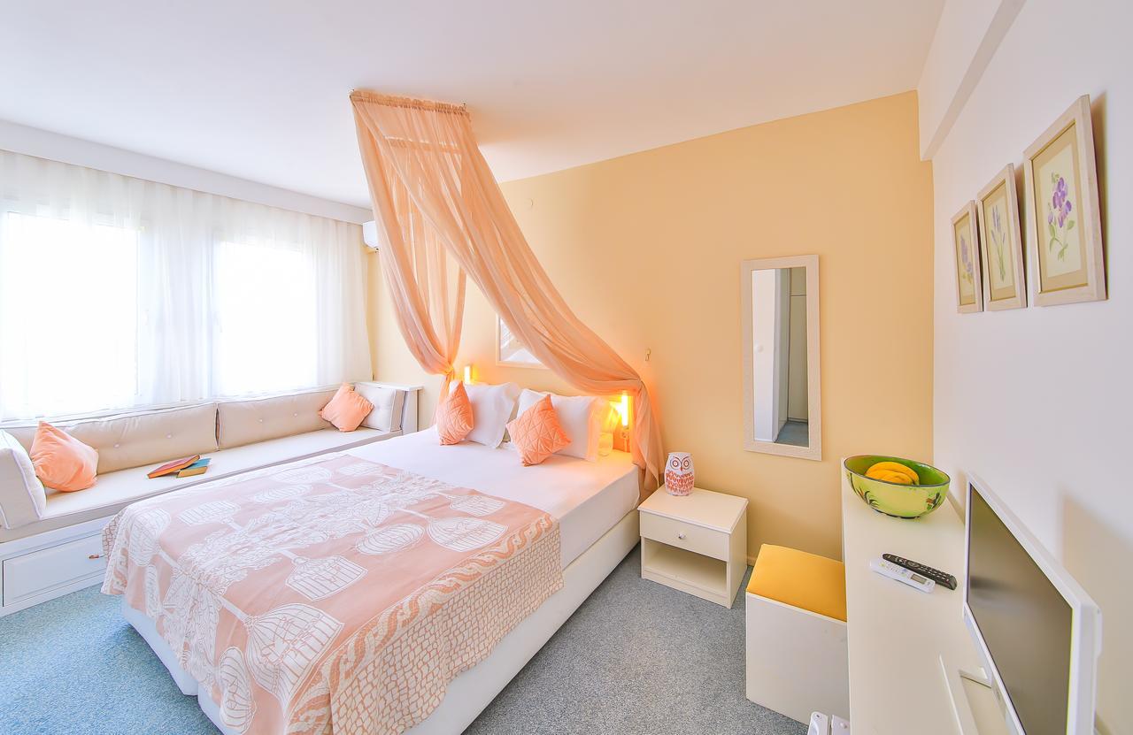 Palas Ilica Cesme Exterior photo